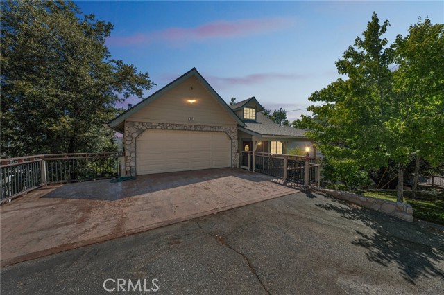 Detail Gallery Image 1 of 49 For 845 Sonoma Dr, Lake Arrowhead,  CA 92352 - 4 Beds | 2/2 Baths