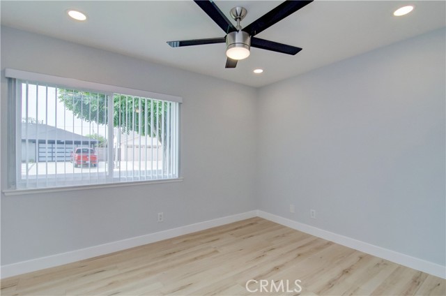Detail Gallery Image 13 of 20 For 9811 Fair Tide Cir, Huntington Beach,  CA 92646 - 4 Beds | 2 Baths