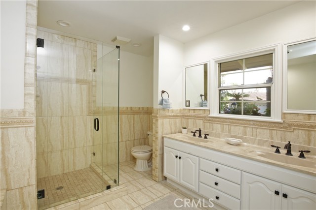 Detail Gallery Image 17 of 51 For 9122 Gainford St, Downey,  CA 90240 - 5 Beds | 4 Baths