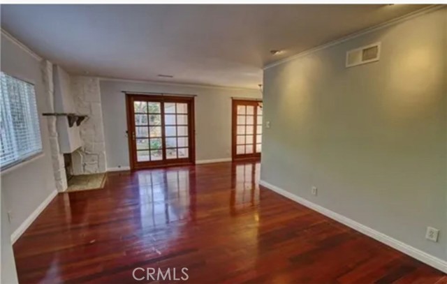 3668 Cedar Avenue, Long Beach CA: https://media.crmls.org/medias/d130ecd4-eaa7-451c-b12c-4d4d4919a875.jpg