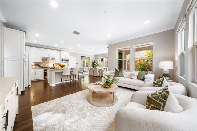 Detail Gallery Image 2 of 47 For 102 Yellow Pine, Irvine,  CA 92618 - 4 Beds | 4 Baths