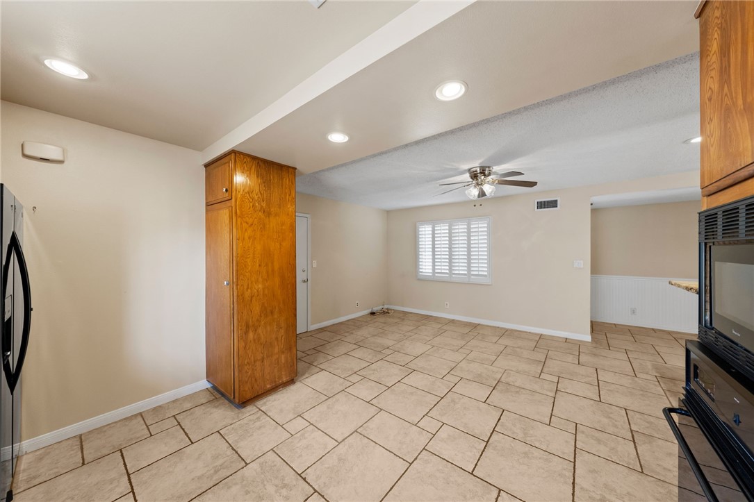 Detail Gallery Image 17 of 35 For 13262 Shasta Cir, Westminster,  CA 92683 - 4 Beds | 2 Baths