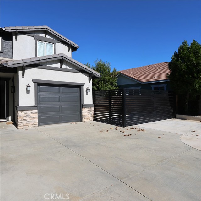 Detail Gallery Image 2 of 46 For 12460 Black Horse St, Corona,  CA 91752 - 5 Beds | 3 Baths