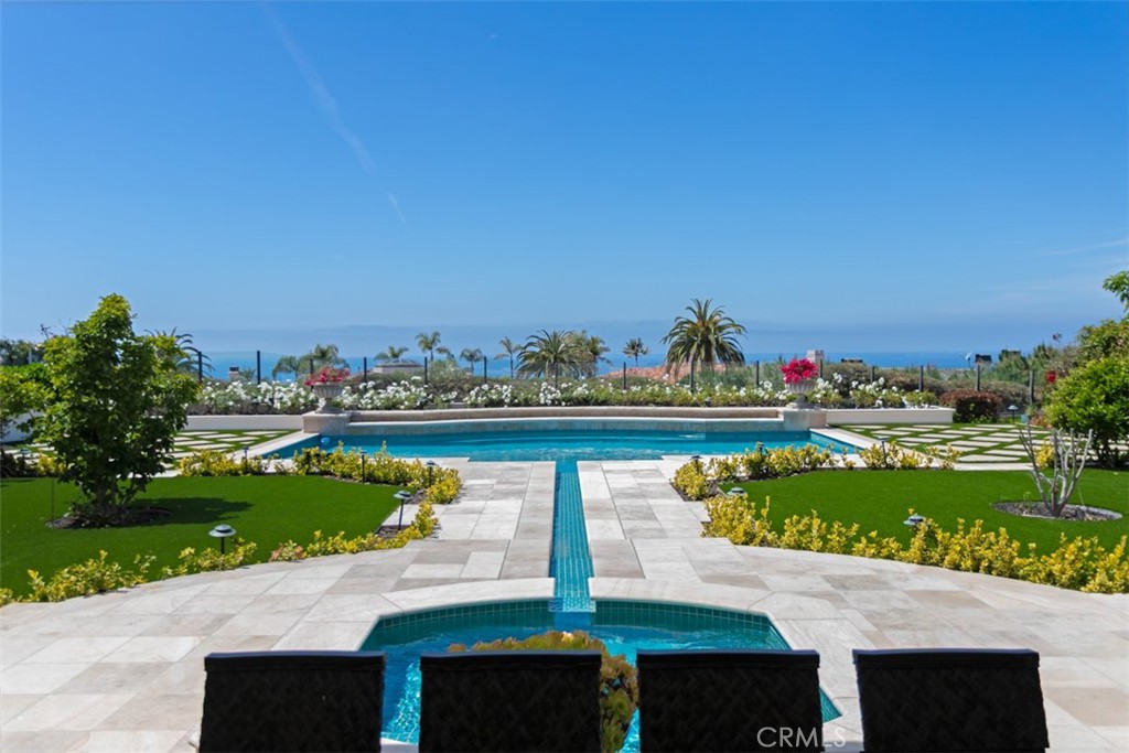 https://media.crmls.org/medias/d1327cfe-2277-4dce-a6bc-bf156254e6a4.jpg?preset=X-Large