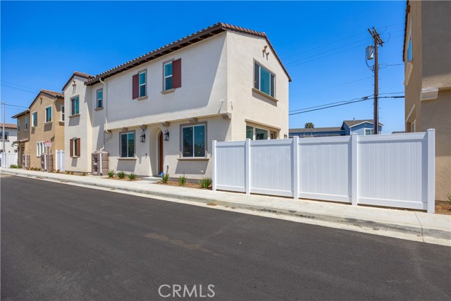 Detail Gallery Image 4 of 67 For 1348 Plaza Del Amo, Torrance,  CA 90501 - 3 Beds | 2/1 Baths