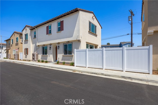 Detail Gallery Image 4 of 67 For 1348 Plaza Del Amo, Torrance,  CA 90501 - 3 Beds | 2/1 Baths