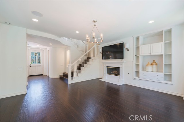 6535 Park Royal Circle, Huntington Beach CA: https://media.crmls.org/medias/d1338bf4-37dd-4b41-894e-fada394a150b.jpg