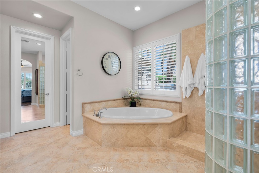 MLS #OC25223158 image #25