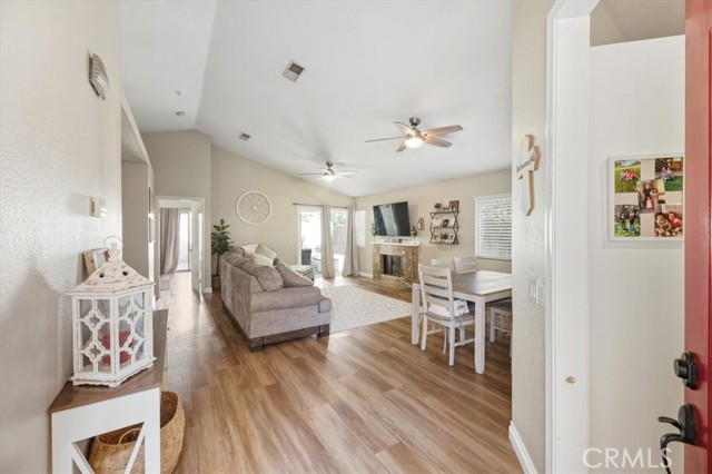 Detail Gallery Image 5 of 26 For 23316 Canyon Pines Pl, Corona,  CA 92883 - 3 Beds | 2 Baths