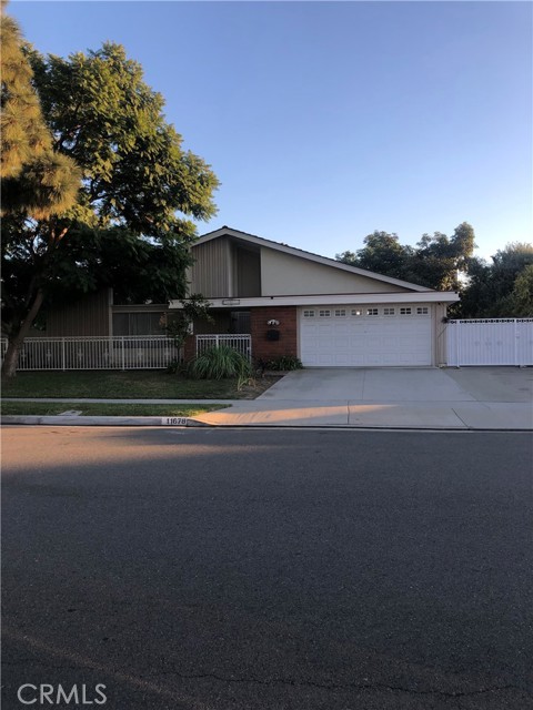 Detail Gallery Image 1 of 1 For 11678 Quartz Ave, Fountain Valley,  CA 92708 - 3 Beds | 2 Baths