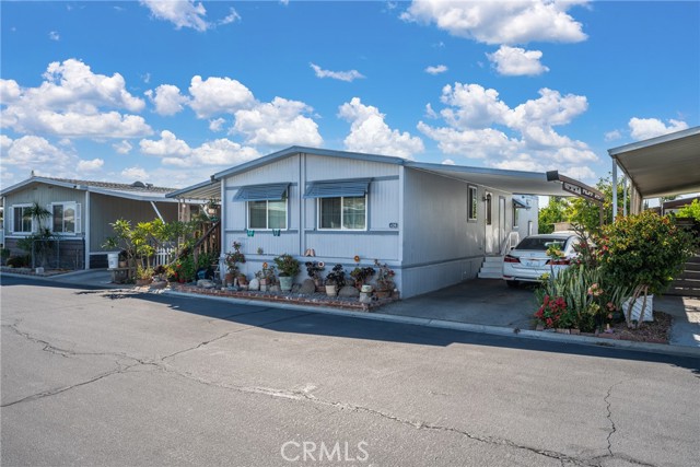 Detail Gallery Image 2 of 32 For 3825 Crestmore #426,  Jurupa Valley,  CA 92509 - 2 Beds | 2 Baths