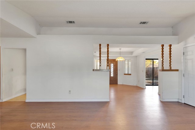 15457 Washoan, Apple Valley CA: https://media.crmls.org/medias/d134d338-8be6-46e6-b136-fce0310d0418.jpg