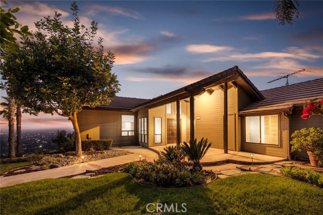 Detail Gallery Image 3 of 50 For 3696 Camino De Las Lomas, Vista,  CA 92084 - 3 Beds | 2/1 Baths