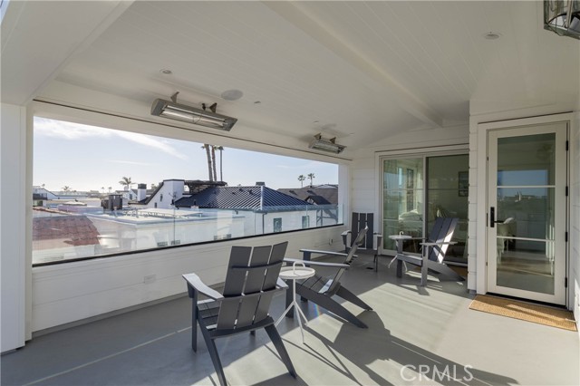 Detail Gallery Image 52 of 65 For 400 40th Street, Newport Beach,  CA 92663 - 7 Beds | 6/2 Baths