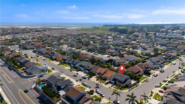 Detail Gallery Image 37 of 38 For 17041 Saint Andrews Ln, Huntington Beach,  CA 92649 - 4 Beds | 2/1 Baths