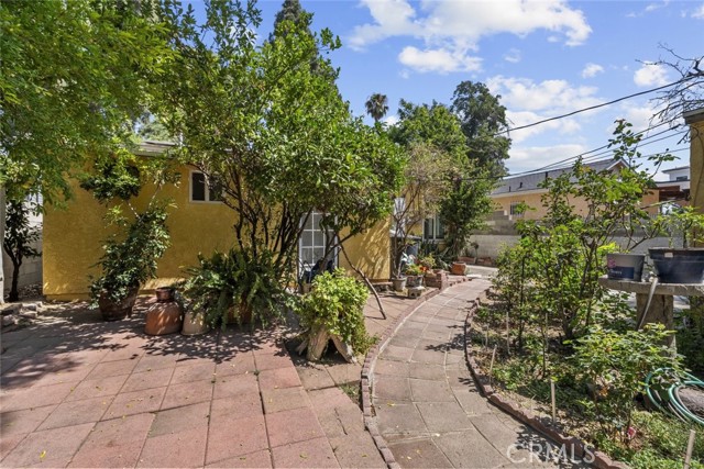 11744 Welby Way, North Hollywood CA: https://media.crmls.org/medias/d135f2c5-38b4-4aa3-8f99-f78712f45f38.jpg