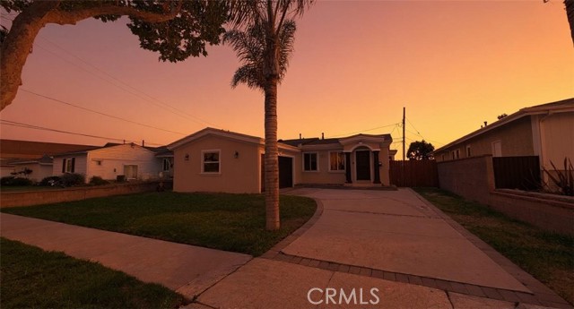 18505 Van Ness Avenue, Torrance CA: https://media.crmls.org/medias/d135f9ed-e5b7-4652-9431-62fc0fb41305.jpg