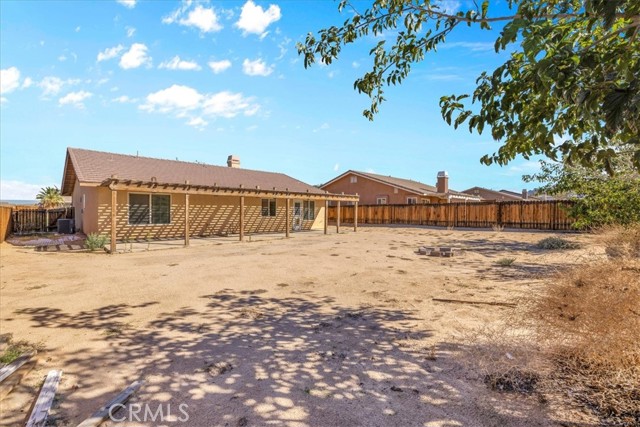5154 Split Rock Avenue, 29 Palms CA: https://media.crmls.org/medias/d13687cf-1530-48f8-a99e-48fc53dcaa94.jpg