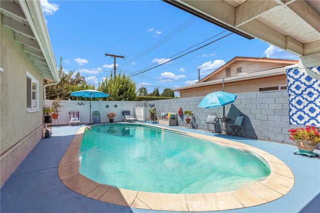 Detail Gallery Image 14 of 40 For 8521 Gloria Ave, North Hills,  CA 91343 - 3 Beds | 3 Baths