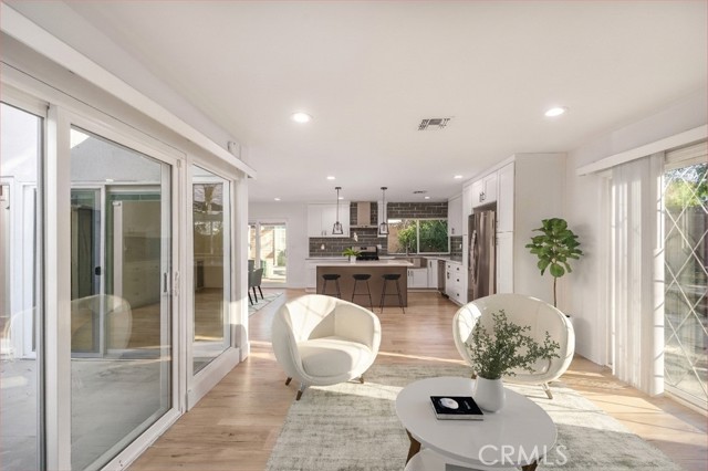 Detail Gallery Image 18 of 37 For 6222 Wynne, Tarzana,  CA 91335 - 4 Beds | 3 Baths