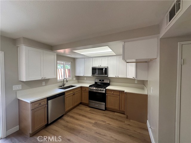 Detail Gallery Image 3 of 15 For 2394 Gonzaga Ln, Riverside,  CA 92507 - 2 Beds | 1/1 Baths