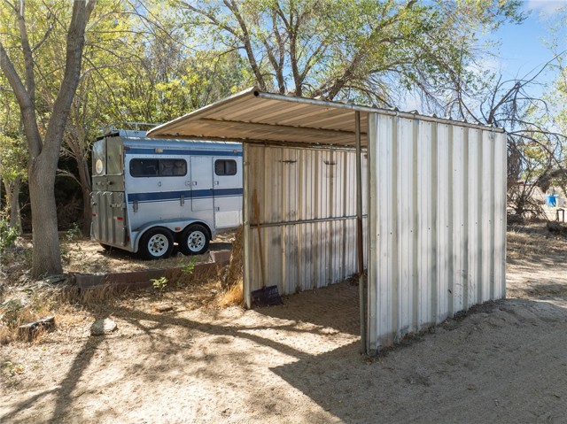 19976 Cornelian, Apple Valley CA: https://media.crmls.org/medias/d1377897-7bee-4b4b-8ffc-5895868b77c6.jpg