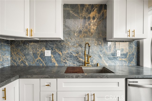 Detail Gallery Image 21 of 42 For 17110 Bluewater Ln, Huntington Beach,  CA 92649 - 1 Beds | 1/1 Baths