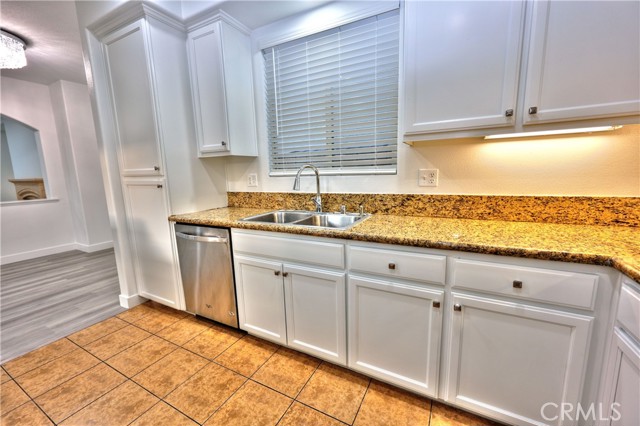 Detail Gallery Image 28 of 32 For 858 Calaveras, Corona,  CA 92878 - 4 Beds | 2/1 Baths