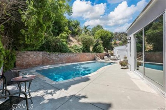 Detail Gallery Image 16 of 25 For 5353 Shirley Ave, Tarzana,  CA 91316 - 5 Beds | 4 Baths