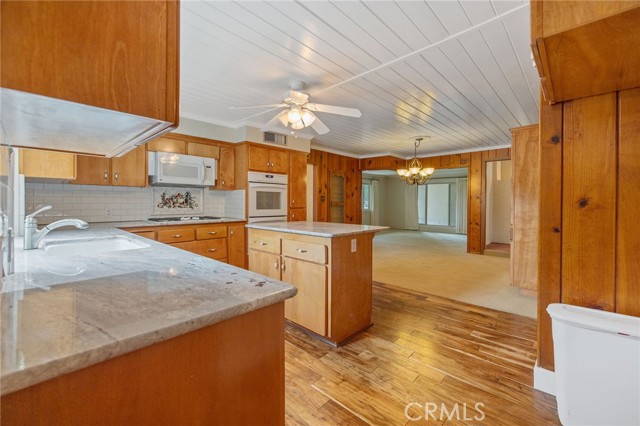 Detail Gallery Image 18 of 69 For 1714 N Blythe, Fresno,  CA 93722 - 3 Beds | 2 Baths