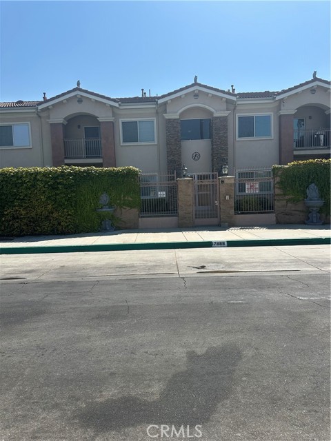 17888 Alburtis Avenue, Artesia CA: https://media.crmls.org/medias/d1392cf4-a1f3-469f-87a2-05dea7bc126a.jpg