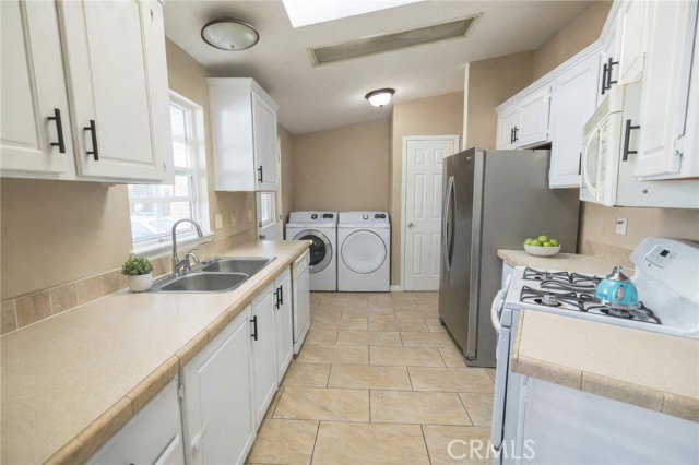 Detail Gallery Image 2 of 11 For 13102 Partridge #51,  Garden Grove,  CA 92843 - 3 Beds | 2 Baths