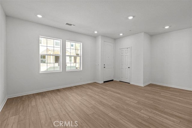 Detail Gallery Image 5 of 15 For 4197 E Carmel Privado, Ontario,  CA 91761 - 3 Beds | 2/1 Baths