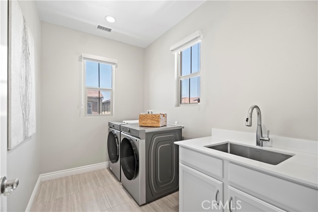 206 Phoebe, Irvine CA: https://media.crmls.org/medias/d13ac621-8aa9-4cb8-adfd-1789f216adce.jpg