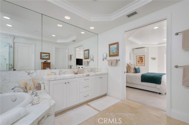 Detail Gallery Image 20 of 29 For 846 Diamond St, Laguna Beach,  CA 92651 - 3 Beds | 2/1 Baths