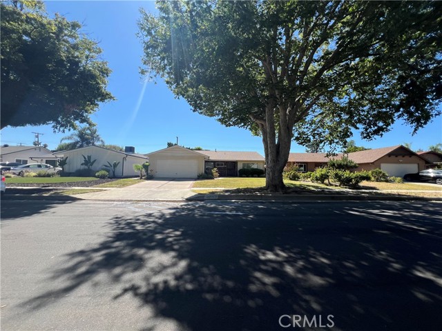 23437 Schoolcroft, West Hills CA: https://media.crmls.org/medias/d13cfc1f-ec16-49c6-888f-71b44b0bdd82.jpg