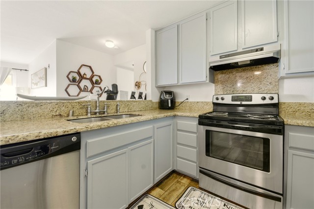 Detail Gallery Image 6 of 26 For 3980 Faircross Pl #17,  San Diego,  CA 92115 - 2 Beds | 2 Baths