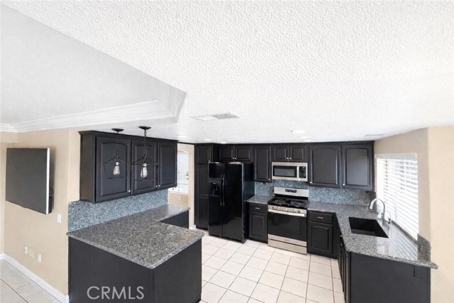 24099 Pleasant Run, Moreno Valley CA: https://media.crmls.org/medias/d13d6ee9-2ae1-4b8e-9859-606529676ea6.jpg
