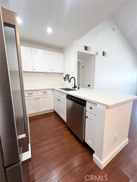 Detail Gallery Image 7 of 29 For 8801 Independence Ave #25,  Canoga Park,  CA 91304 - 1 Beds | 1 Baths