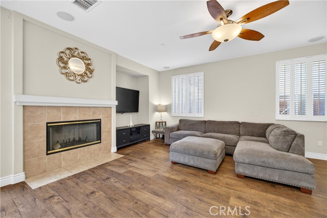 Detail Gallery Image 5 of 16 For 4597 Bieber Ct, Riverside,  CA 92505 - 4 Beds | 2/1 Baths