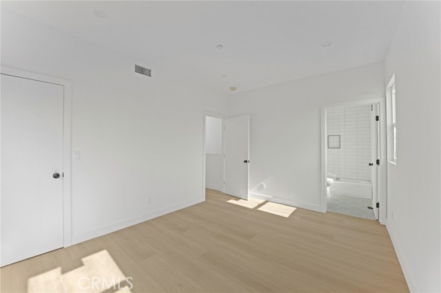 Detail Gallery Image 10 of 13 For 4511 Rosewood Ave #1,  Los Angeles,  CA 90004 - 4 Beds | 4/1 Baths