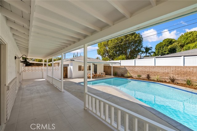 16257 16257 Los Alimos, Granada Hills CA: https://media.crmls.org/medias/d140f2dd-5ce0-4649-be35-e8822cc70800.jpg