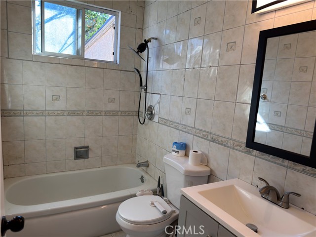 8360 Katherine Ave, Los Angeles, CA 91402 photo 9
