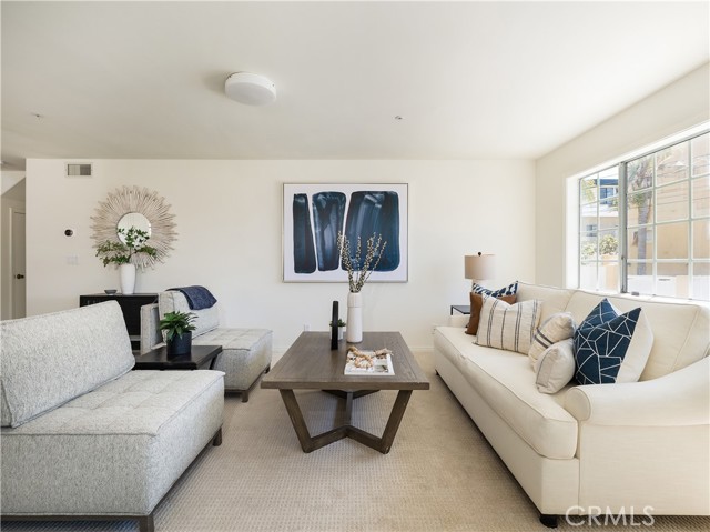 Detail Gallery Image 21 of 57 For 526 Avenue a, Redondo Beach,  CA 90277 - 7 Beds | 5 Baths