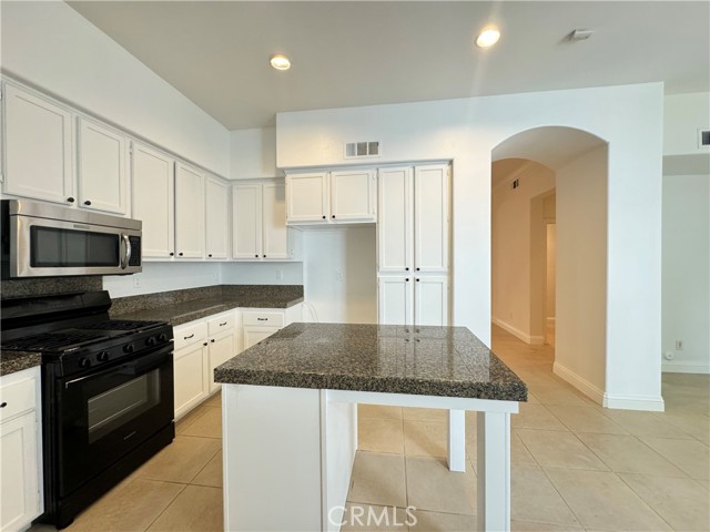 Detail Gallery Image 10 of 32 For 46 Middlebury Ln, Irvine,  CA 92620 - 3 Beds | 2/1 Baths