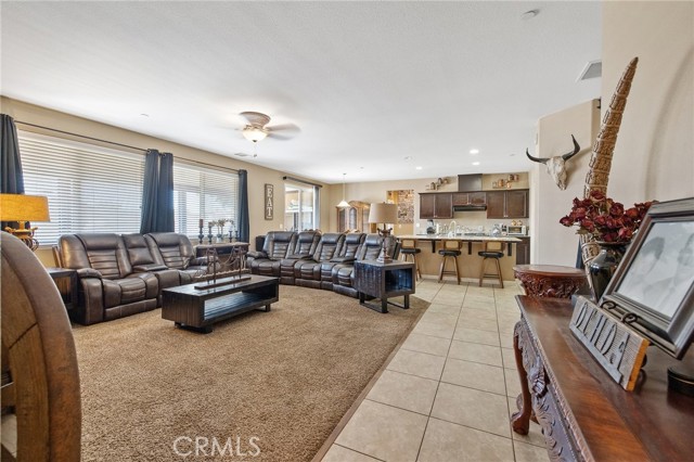 863 Legacy Drive, Lemoore CA: https://media.crmls.org/medias/d14259c5-2aee-4db4-9c09-ab36bfd472f3.jpg