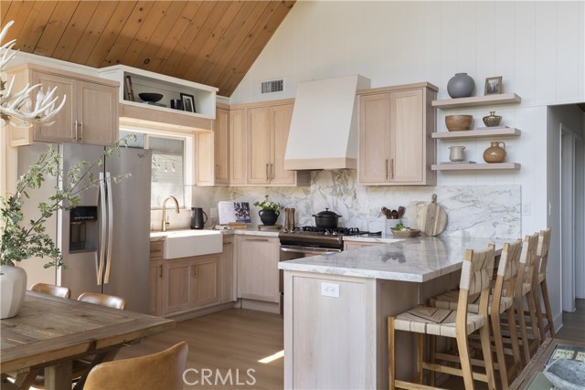 Detail Gallery Image 6 of 35 For 27937 West Shore Rd, Lake Arrowhead,  CA 92352 - 4 Beds | 4 Baths