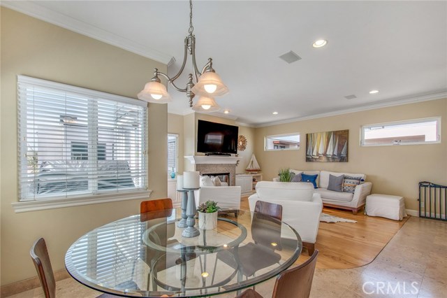 429 31st Street, Manhattan Beach, California 90266, 4 Bedrooms Bedrooms, ,3 BathroomsBathrooms,Residential,Sold,31st,SB20118600