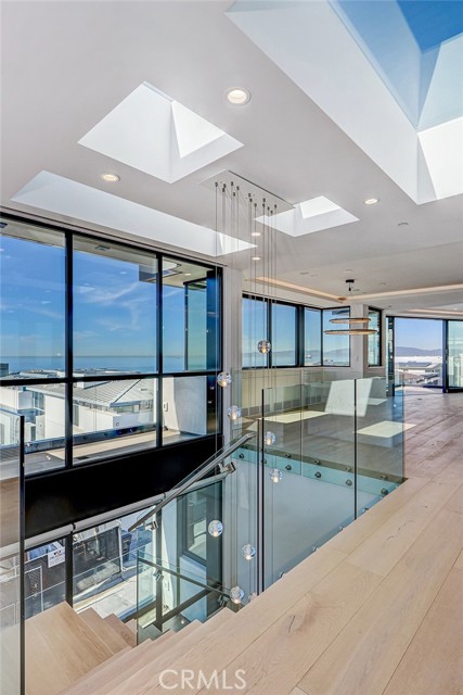 Detail Gallery Image 21 of 47 For 2016 Ocean, Manhattan Beach,  CA 90266 - 5 Beds | 5/2 Baths