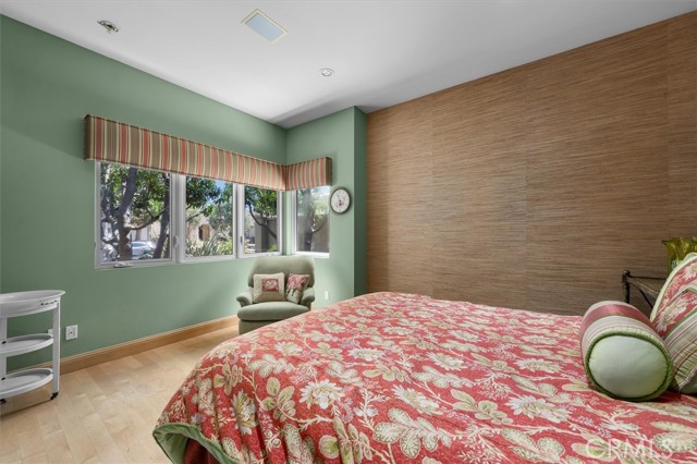 6945 E Hidden Oaks Lane, Orange CA: https://media.crmls.org/medias/d1438d70-8aef-4b28-a1af-63730b45f3d9.jpg